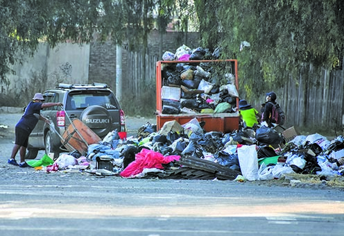 Basura acumulada por bloqueos, en julio de 2020./ DICO SOLÍS