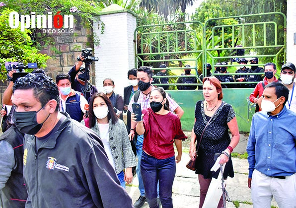 Activistas en una protesta en defensa del museo Alcide d'Orbygni./ DICO SOLÍS