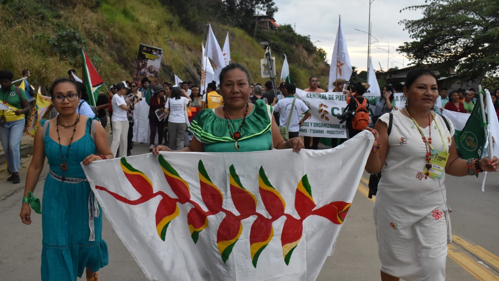 Lideresas indígenas de la Chiquitanía durante una marcha. NICOLE A. VARGAS